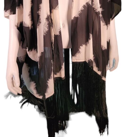 Mossimo Black White Fringe Cover-Up Shawl Sz L/XL Indie Boho Beachy Vacation - Picture 3 of 6